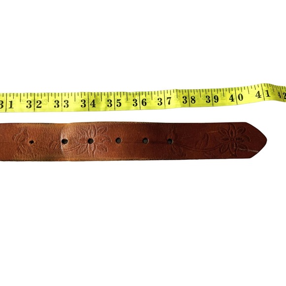 Womens Brown Skinny Leather Belt Floral Embossed 6 Holes B68 - Picture 4 of 4
